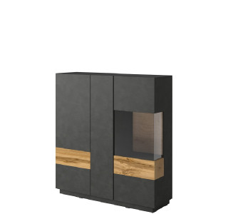 STACEY matera 46, vitrína